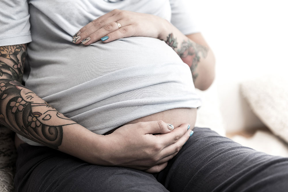 Tatouage et grossesse peut on faire un tatouage enceinte ? Woman Tattoo